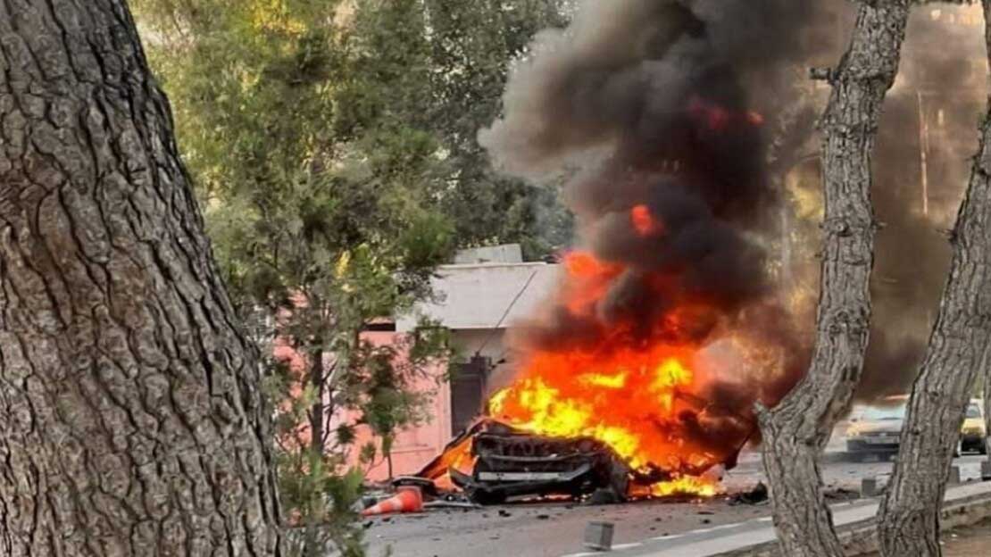 مقتل شخص في استهداف سيارة في منطقة المزة بالعاصمة السورية