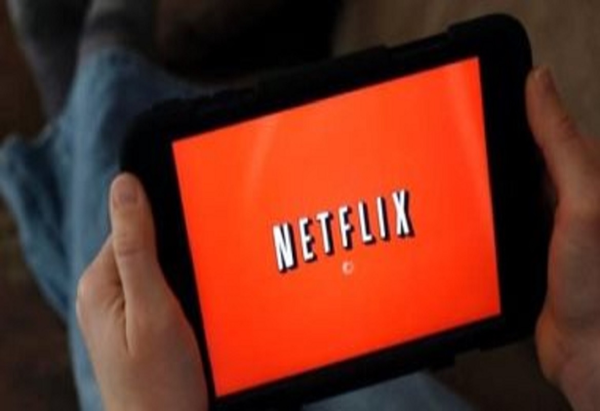 احذر.. تطبيق Netflix يستنزف بطارية هاتفك حتى بعد إغلاقه