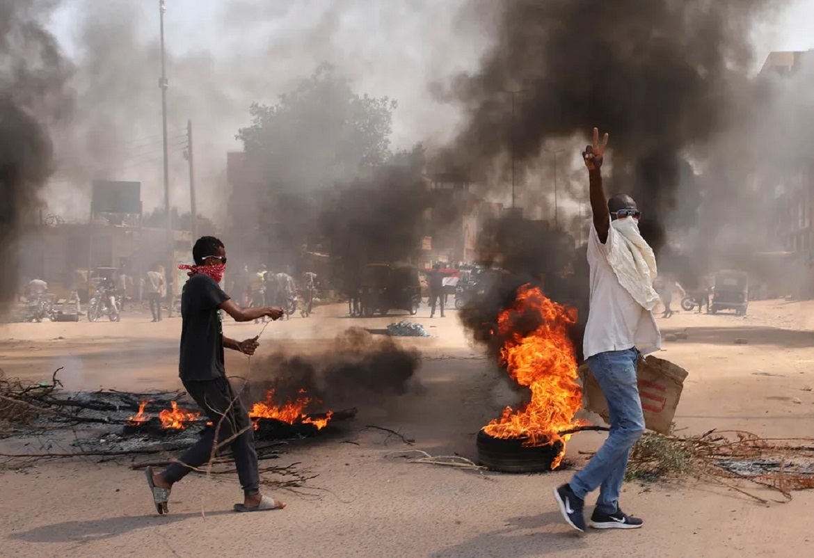 السودان: بيان ثلاثي يطالب بالإفراج 