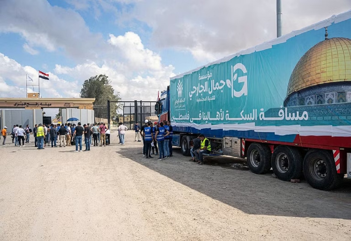 دخول ثالث قافلة مساعدات لقطاع غزة من معبر رفح