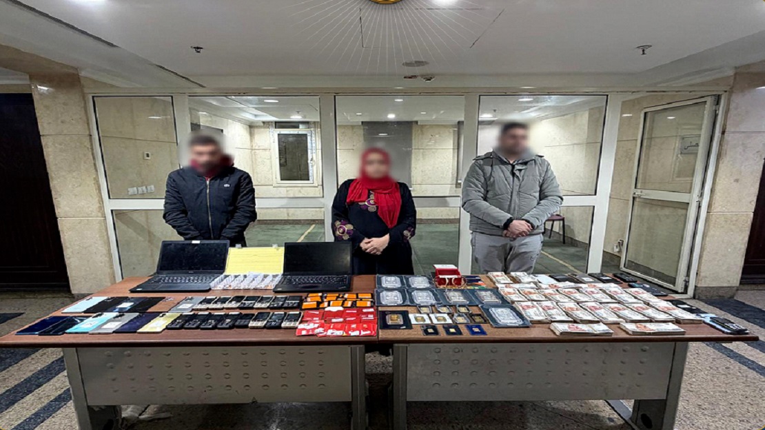 أثارت رعب المصريين.. سقوط عصابة لاختراق الهواتف وسرقة الأموال عبر تطبيق 