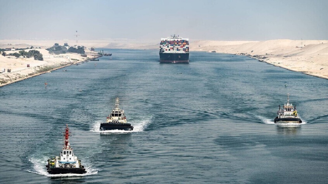 قناة السويس تستعيد عافيتها.. عودة العملاق الألماني 