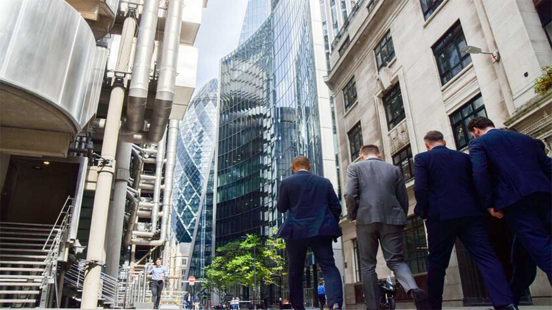 حرب إيران تهدد وظائف أكثر من 100 ألف بريطاني