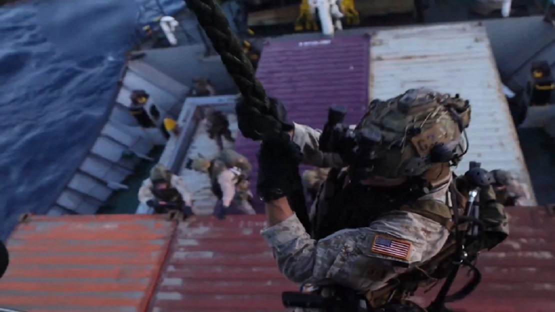 الجيش الأمريكي يصعد على متن سفينة يشتبه بعلاقتها بإيران